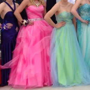 PROM DRESS SIZE 6-10